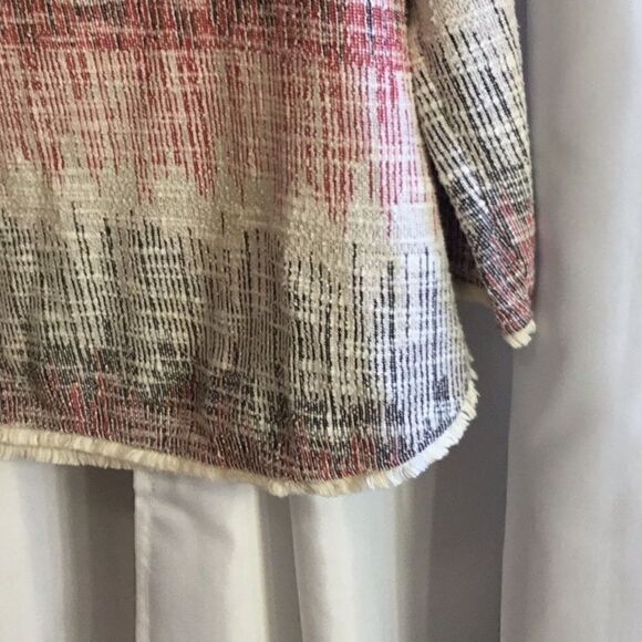 Ladies top with sleeve & hem fringe in size medium - Picture 5 of 11